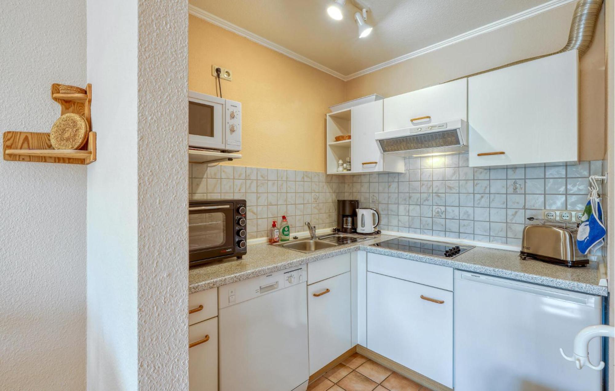 Nice Home In Toenning With Kitchen Exterior foto